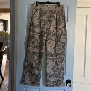 Abercrombie & Fitch Gray Camouflage Cargo Pants Curve Love